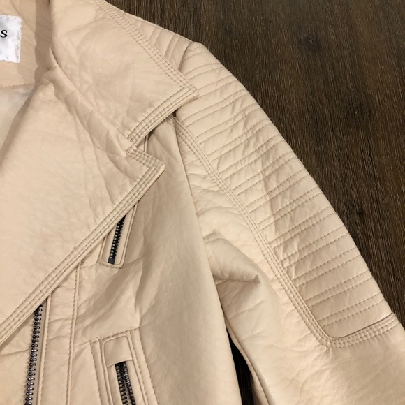 HOST PICK⭐️GUESS FAUX-Leather MOTO JACKET - Picture 7 of 13